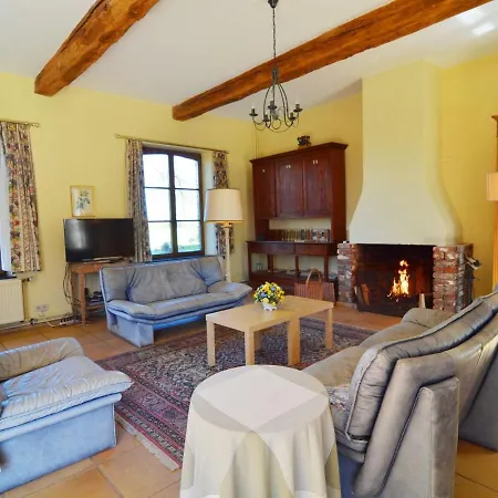 بيت للعطل In *